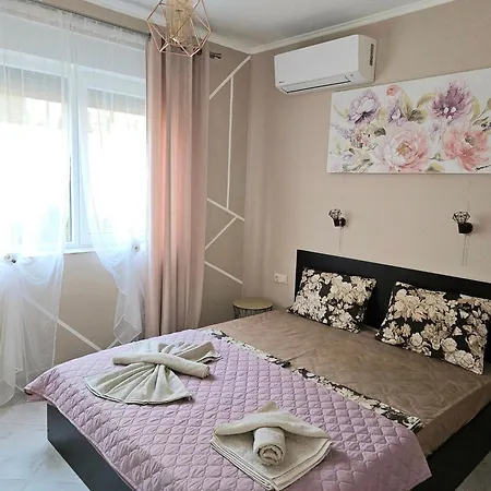 Sunny Garden Deluxe Lejlighed